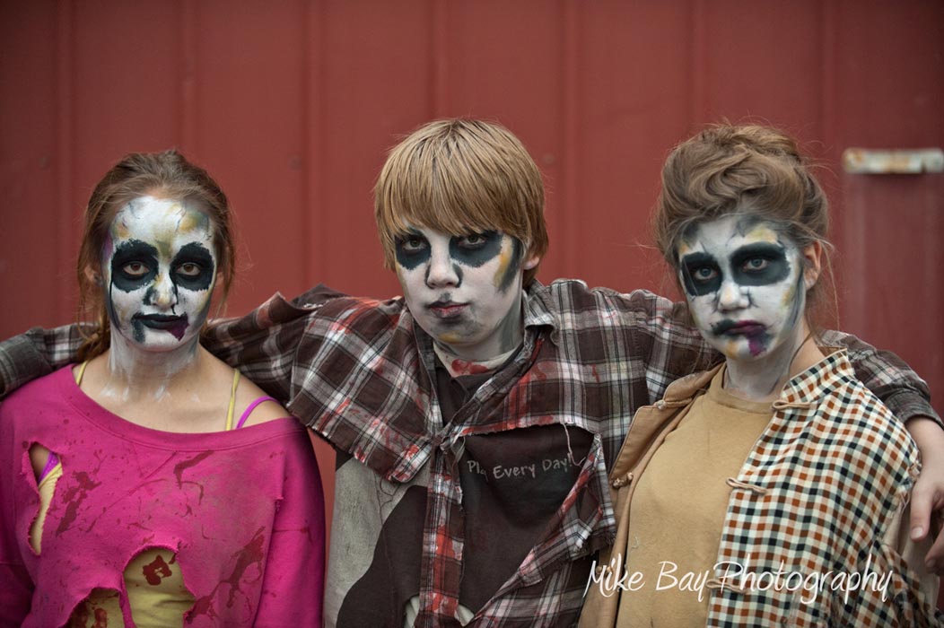 Haunted-Fairgrounds-Cast-2013-10-25-by-Mike-Bay-039-A