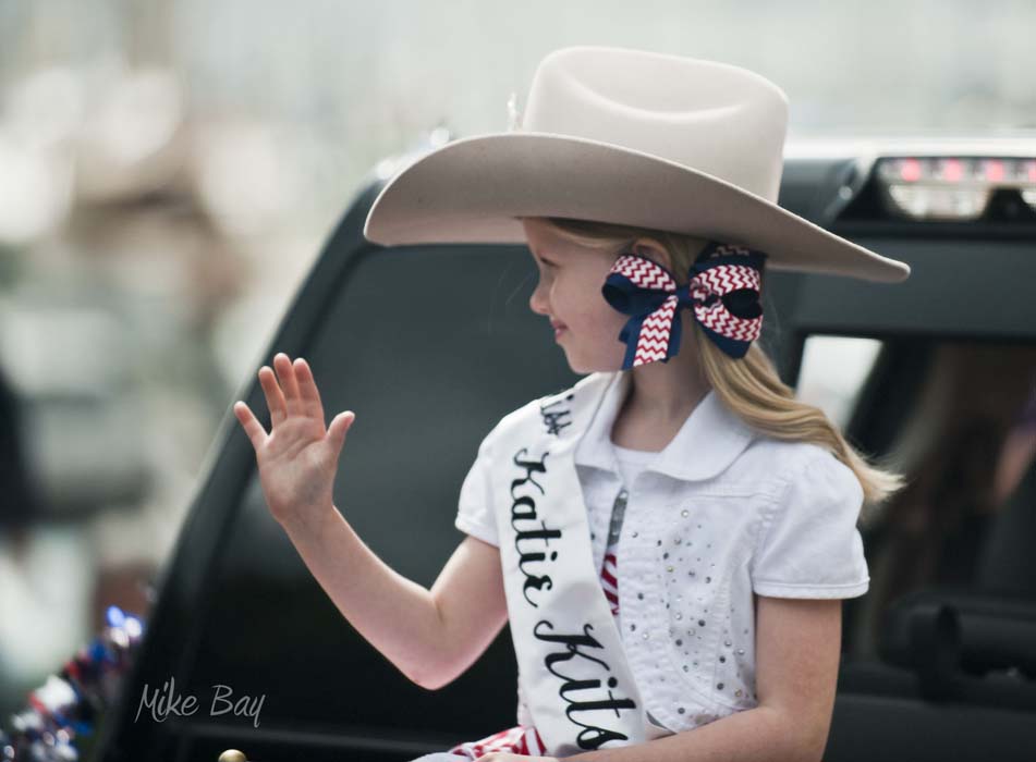 Viking Fest Parade 2014 2014-05-17 by Mike Bay 407 A 5x7